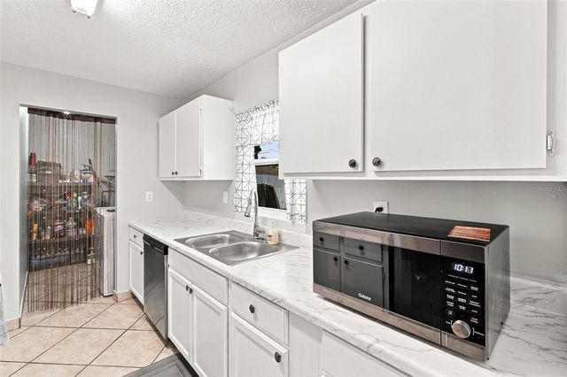 18186 IRIS ROAD, Fort Myers, FL 33967