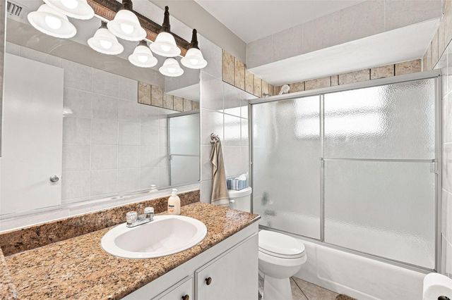 18186 IRIS ROAD, Fort Myers, FL 33967
