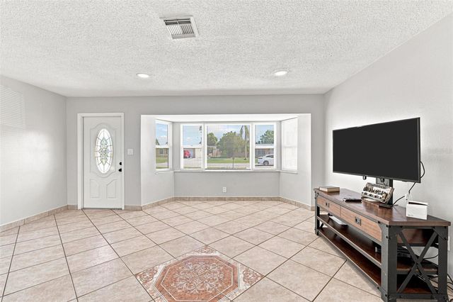 18186 IRIS ROAD, Fort Myers, FL 33967