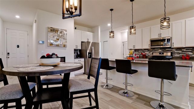 5764 BUNGALOW GROVE COURT, Palmetto, FL 34221