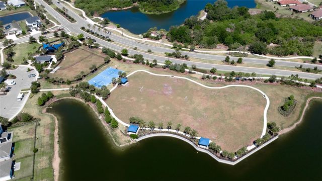 5764 BUNGALOW GROVE COURT, Palmetto, FL 34221