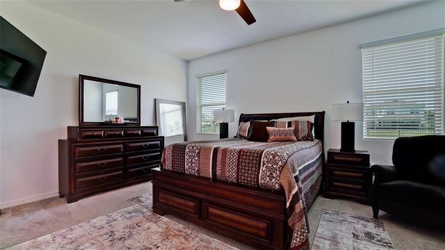 5764 BUNGALOW GROVE COURT, Palmetto, FL 34221