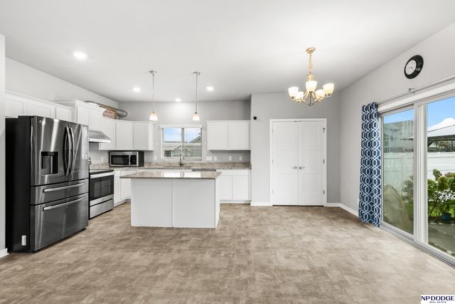 9215 S 179 Street, Omaha, NE 68136