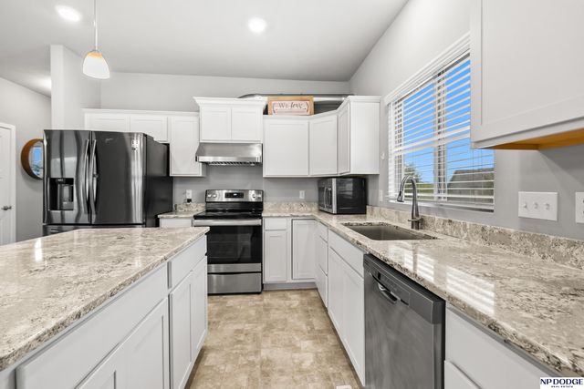 9215 S 179 Street, Omaha, NE 68136