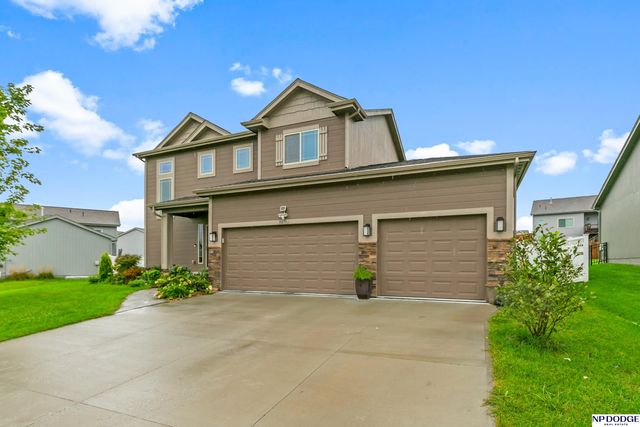 9215 S 179 Street, Omaha, NE 68136