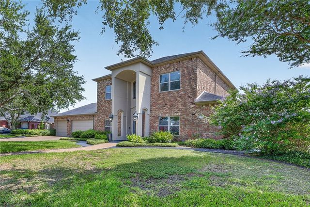 7 Great Lakes Dr, Corpus Christi, TX 78413