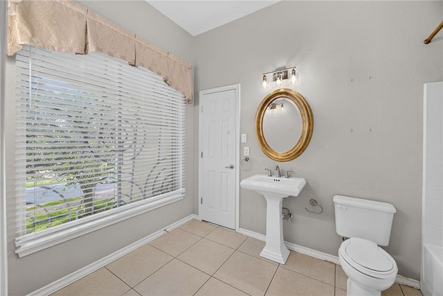 7 Great Lakes Dr, Corpus Christi, TX 78413