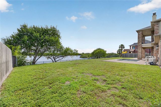 7 Great Lakes Dr, Corpus Christi, TX 78413
