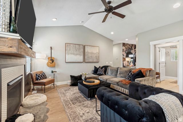 13369 S TRESTLE LN, Riverton, UT 84065
