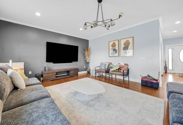 1125 Van Arsdale Dr, Branchburg Twp., NJ 08853