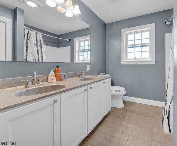 1125 Van Arsdale Dr, Branchburg Twp., NJ 08853