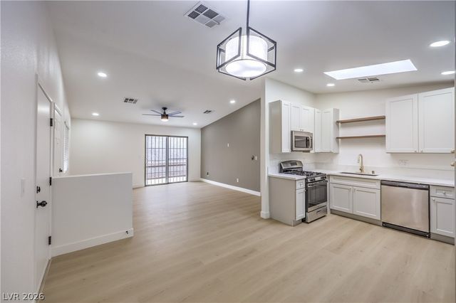 2405 Daisy Hill Avenue, Las Vegas, NV 89106