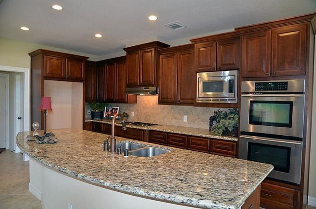 2498 Encino Avenue, League City, TX 77573