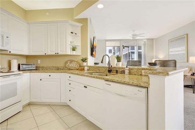 470 Launch CIR V-405, Naples, FL 34108