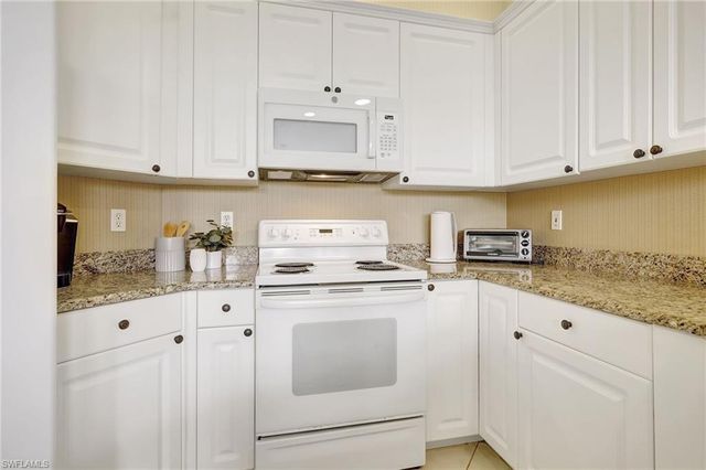 470 Launch CIR V-405, Naples, FL 34108