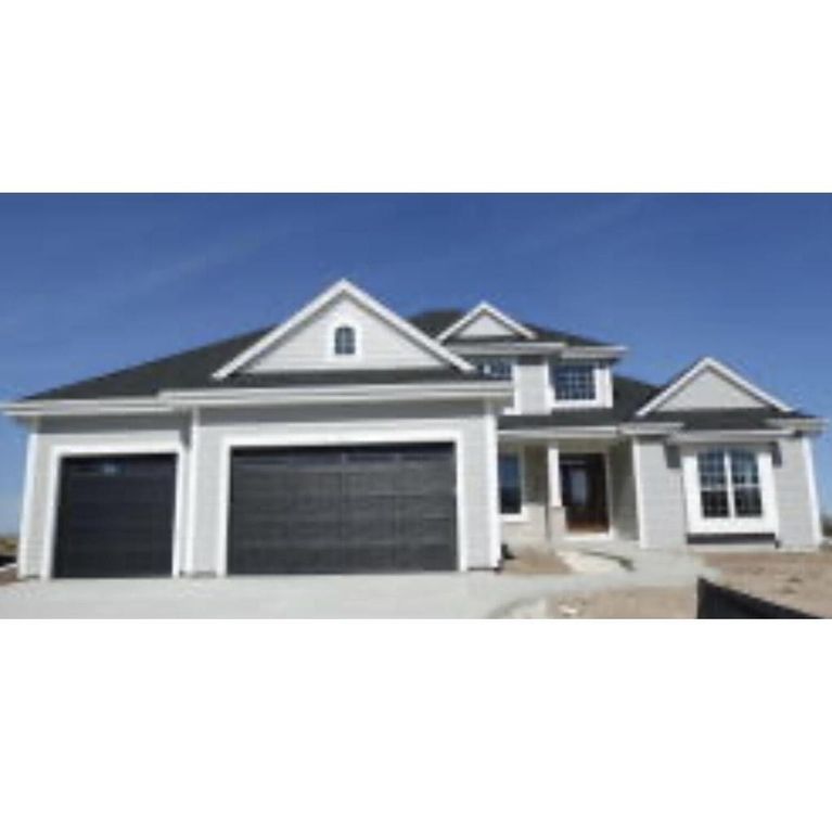 N55 W23852 FIELDSTONE PASS CIRCLE, Sussex, WI 53089