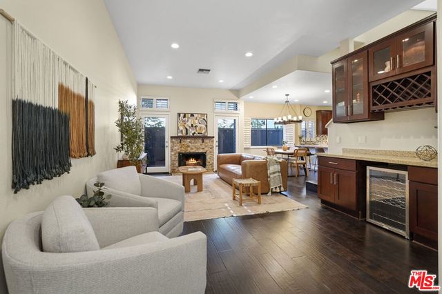 384 E Del Mar Boulevard, Pasadena, CA 91101