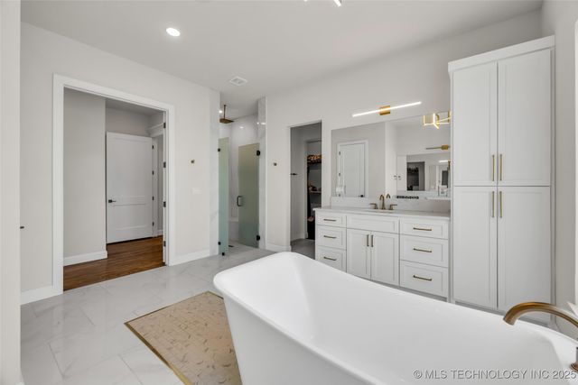 17076 S 31st East Avenue, Mounds, OK 74047