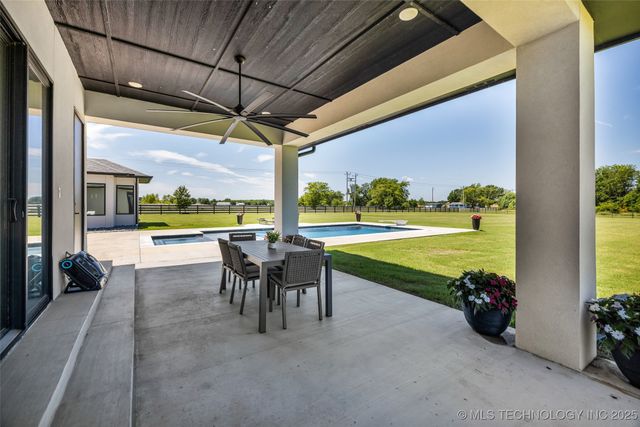 17076 S 31st East Avenue, Mounds, OK 74047