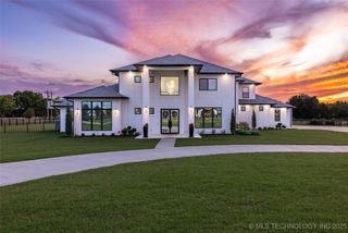 17076 S 31st East Avenue, Mounds, OK 74047