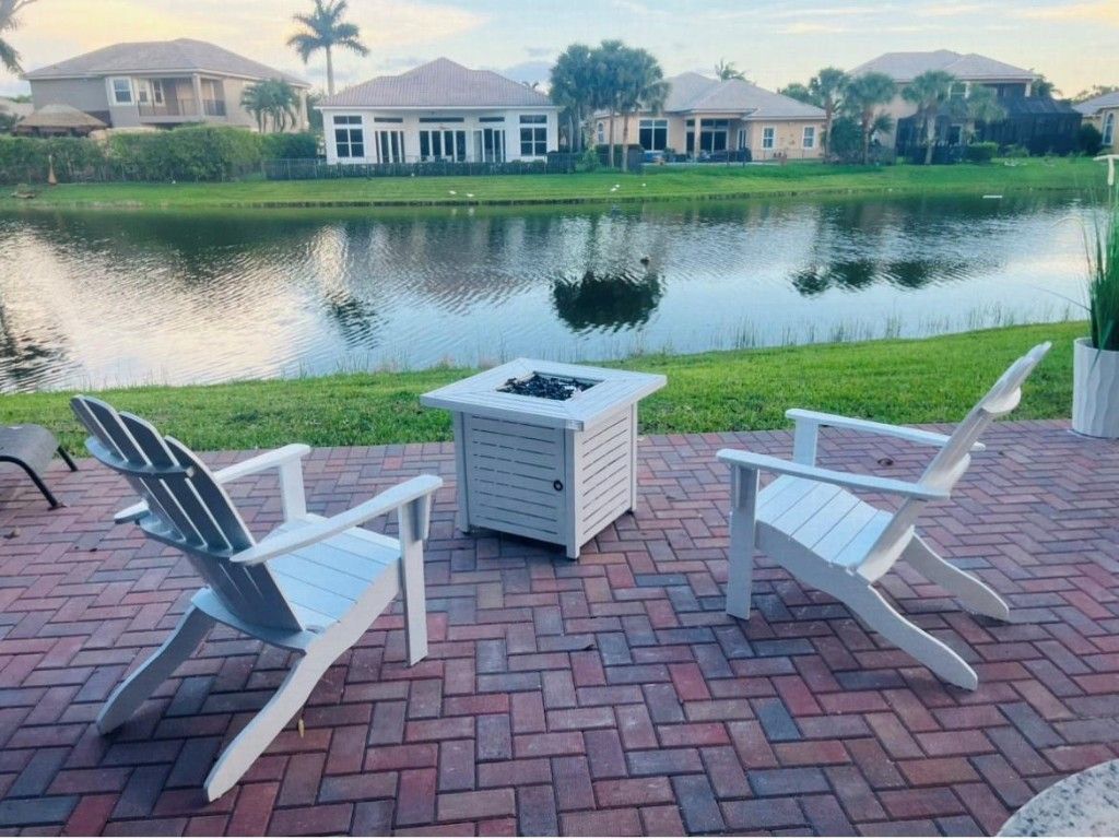 Image 37 of property listing at 12200 NW 77th Manor, Parkland, FL 33076