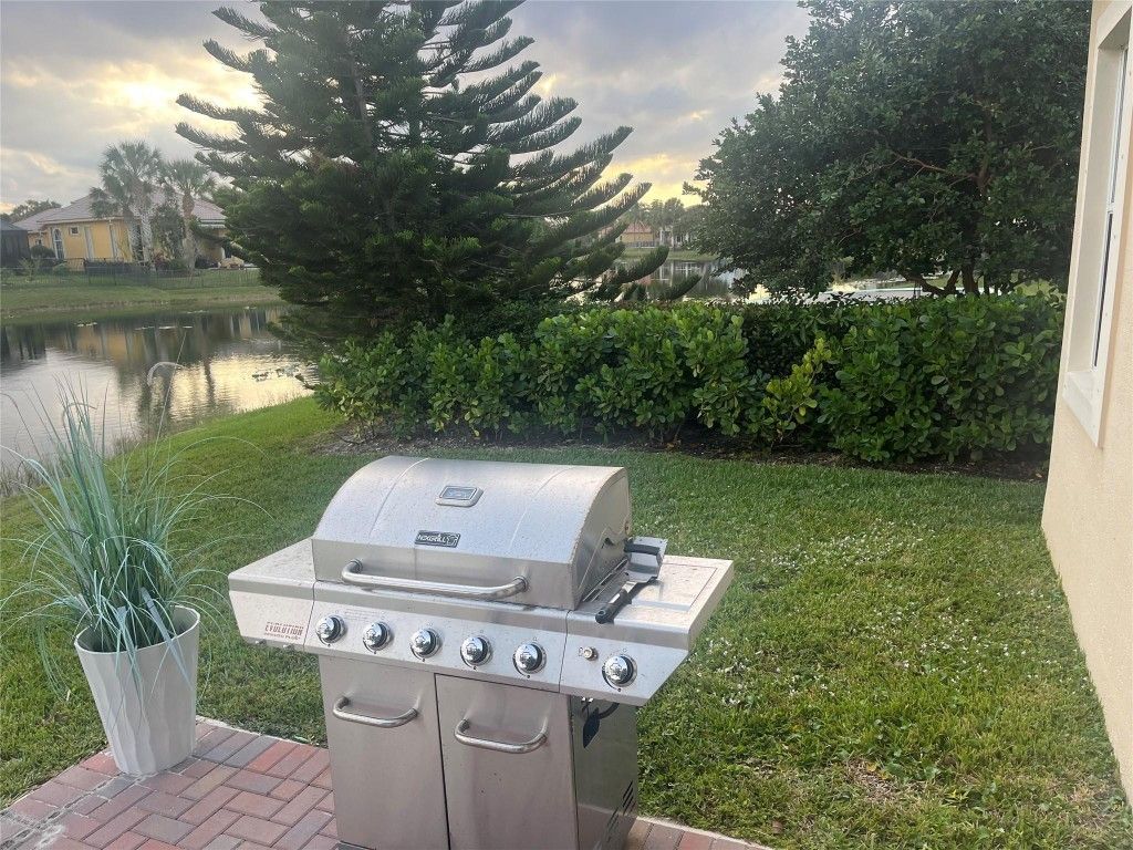 Image 40 of property listing at 12200 NW 77th Manor, Parkland, FL 33076