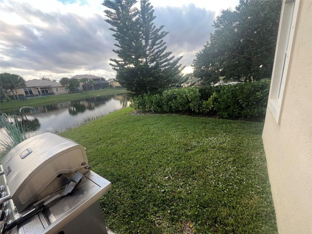 Image 41 of property listing at 12200 NW 77th Manor, Parkland, FL 33076