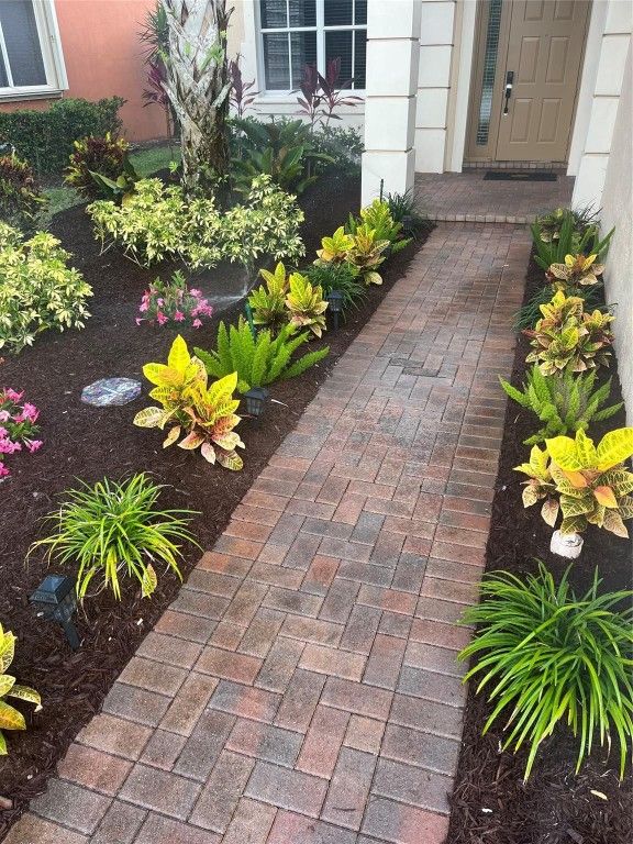 Image 5 of property listing at 12200 NW 77th Manor, Parkland, FL 33076