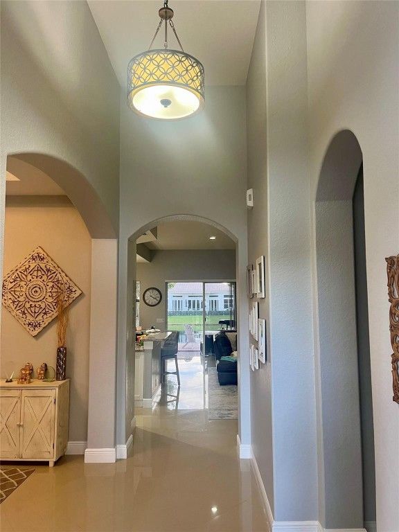 Image 9 of property listing at 12200 NW 77th Manor, Parkland, FL 33076