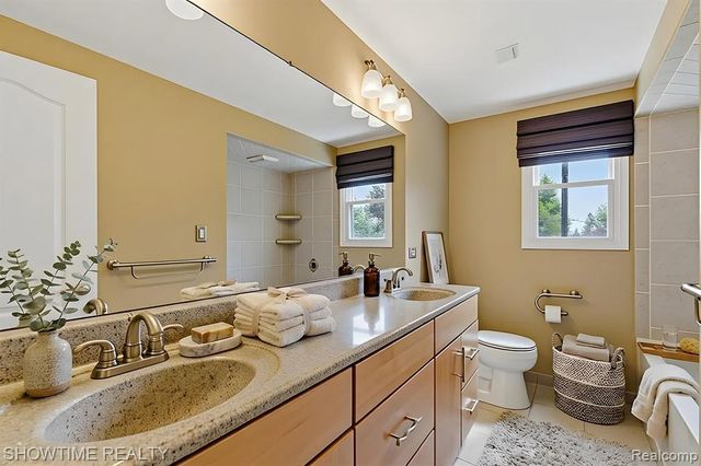 45466 Keding Street, Utica, MI 48317