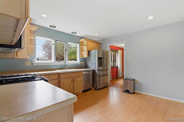 45466 Keding Street, Utica, MI 48317