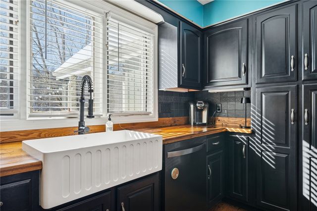 500 Shrader Hollow Road, Hempfield Twp, PA 15672