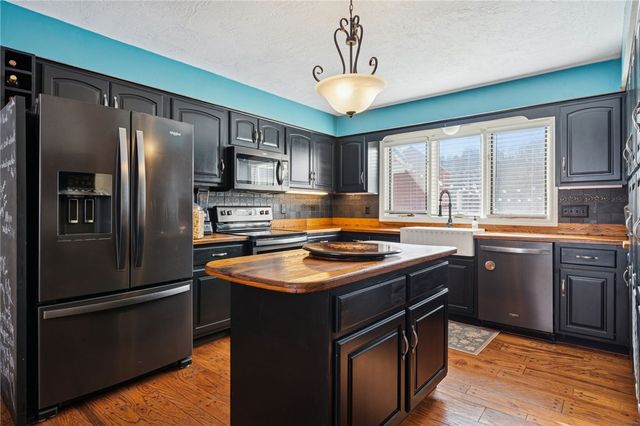 500 Shrader Hollow Road, Hempfield Twp, PA 15672