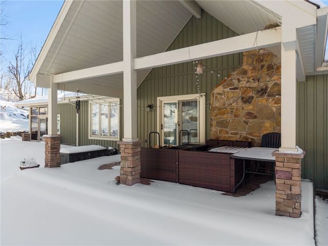 500 Shrader Hollow Road, Hempfield Twp, PA 15672