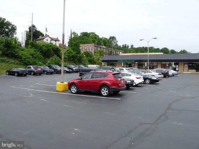 65 E E BRIDGE ST, Spring City, PA 19475