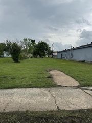 1114 14th St, Port Arthur, TX 77640