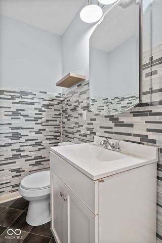 925 W 7th Street, Anderson, IN 46016