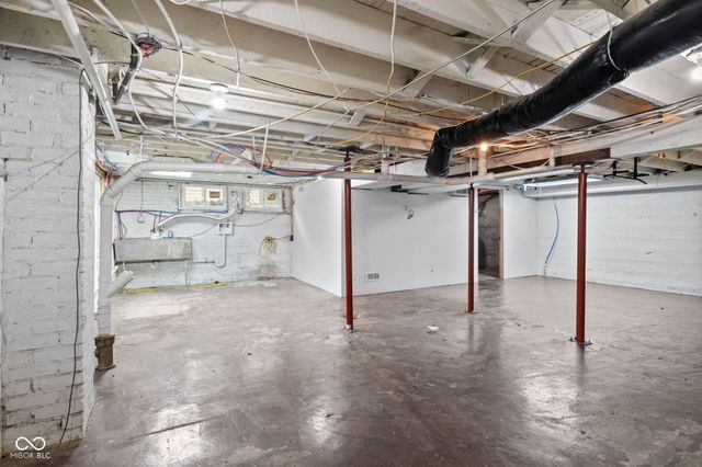 925 W 7th Street, Anderson, IN 46016