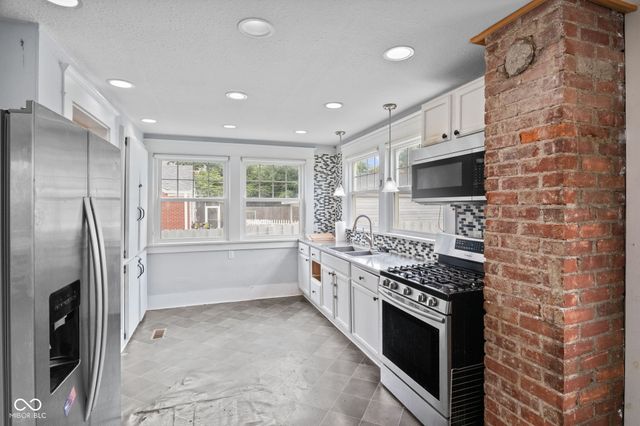 925 W 7th Street, Anderson, IN 46016