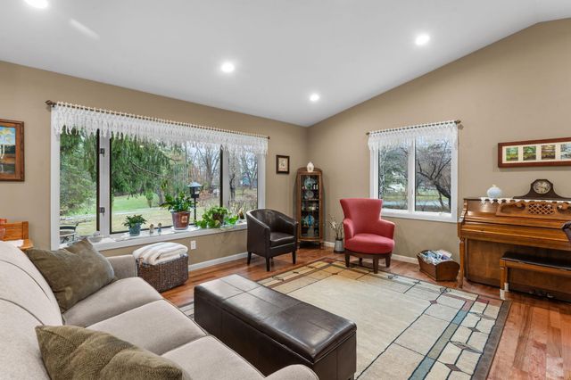 2998 Burnside Avenue, Eagan, MN 55121