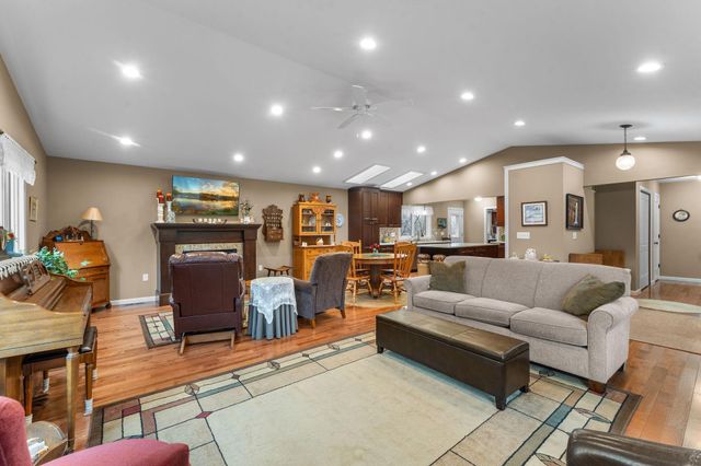 2998 Burnside Avenue, Eagan, MN 55121