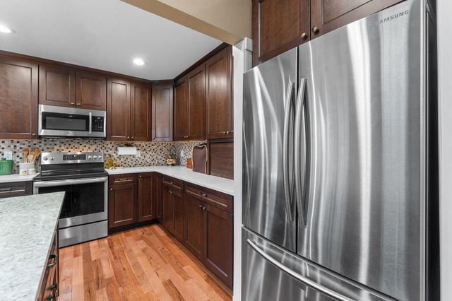 2998 Burnside Avenue, Eagan, MN 55121