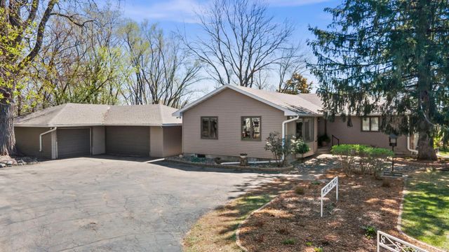 2998 Burnside Avenue, Eagan, MN 55121