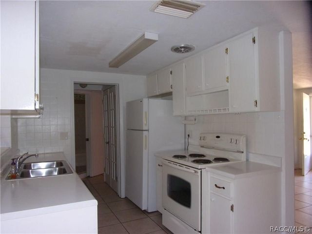 28 N Davis Street, Beverly Hills, FL 34465