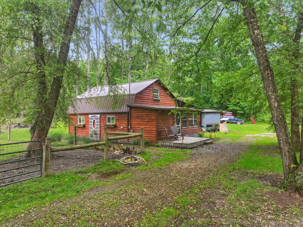9056 Lentz Road, Frazeysburg, OH 43822