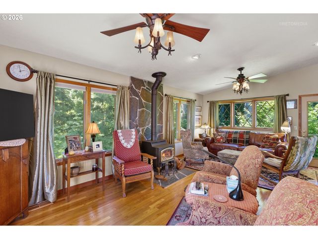 26789 Nw SAINT HELENS Rd, Scappoose, OR 97056