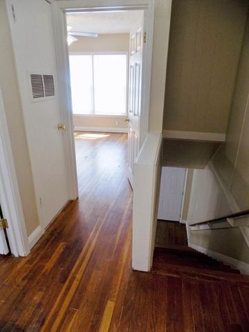 330 W Avenue C, San Angelo, TX 76903