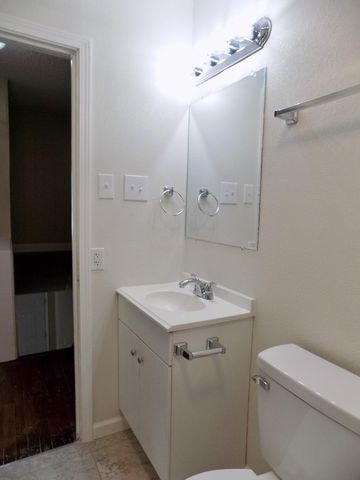 330 W Avenue C, San Angelo, TX 76903
