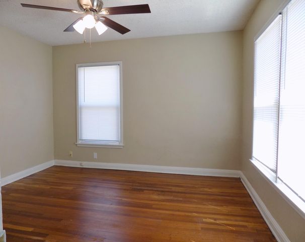 330 W Avenue C, San Angelo, TX 76903