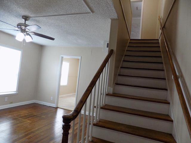 330 W Avenue C, San Angelo, TX 76903